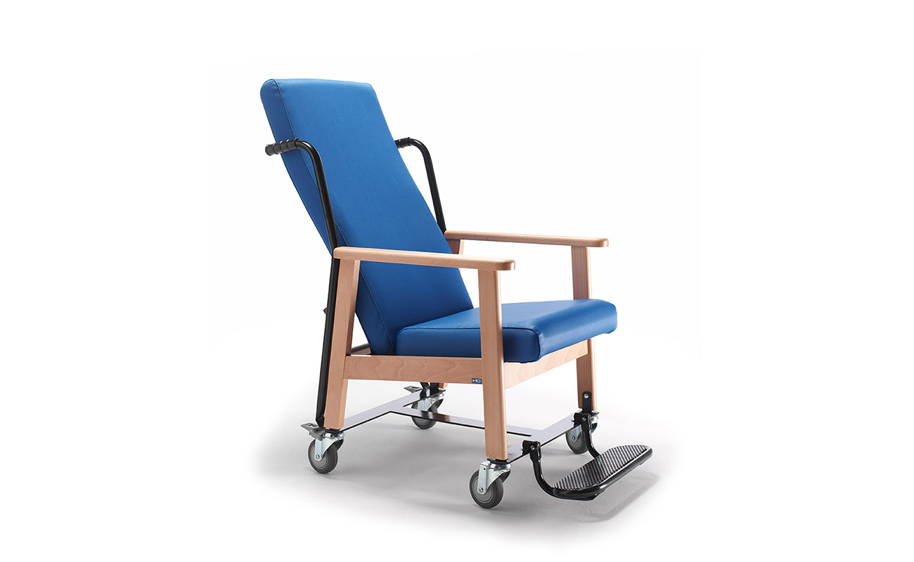 sillón de descanso geriatríco modelo domus relax azul con kit de traslado
