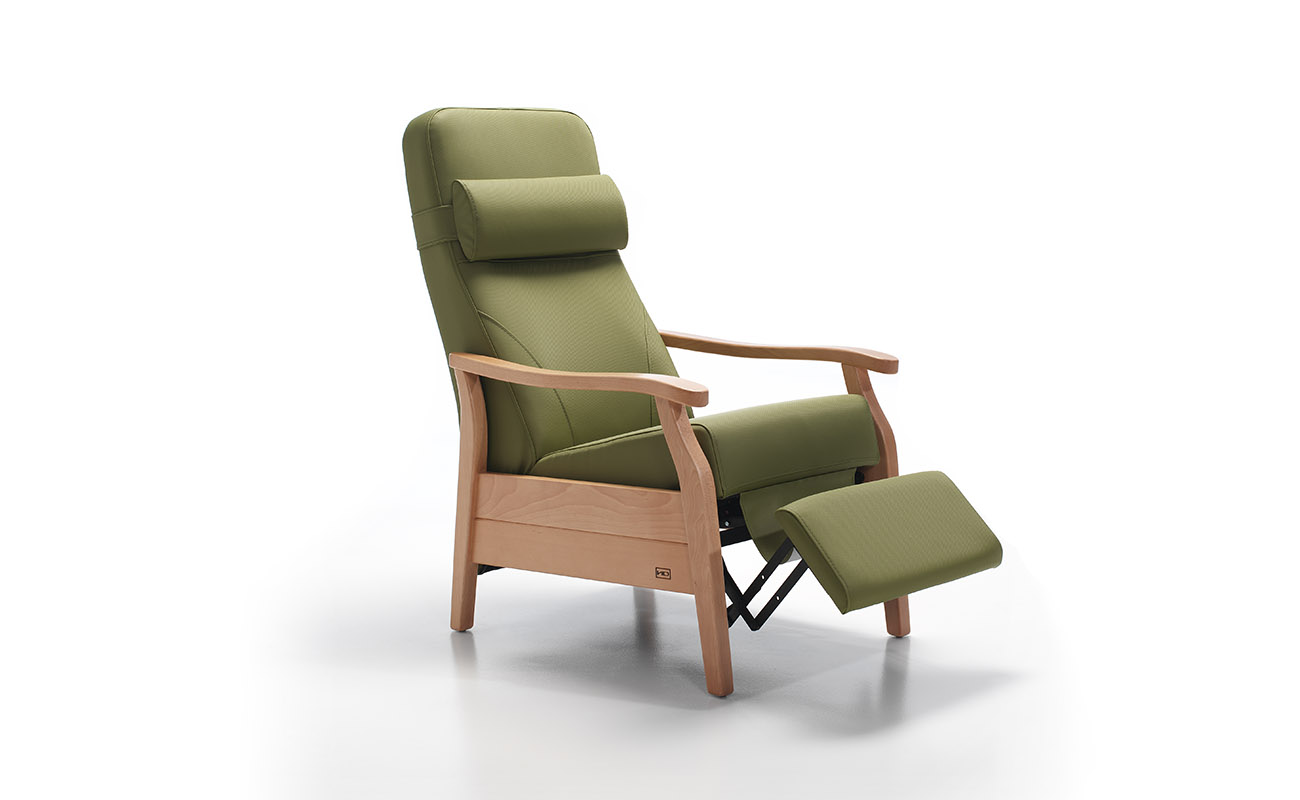 sillón de descanso geriatríco modelo atlántico verde reposapies