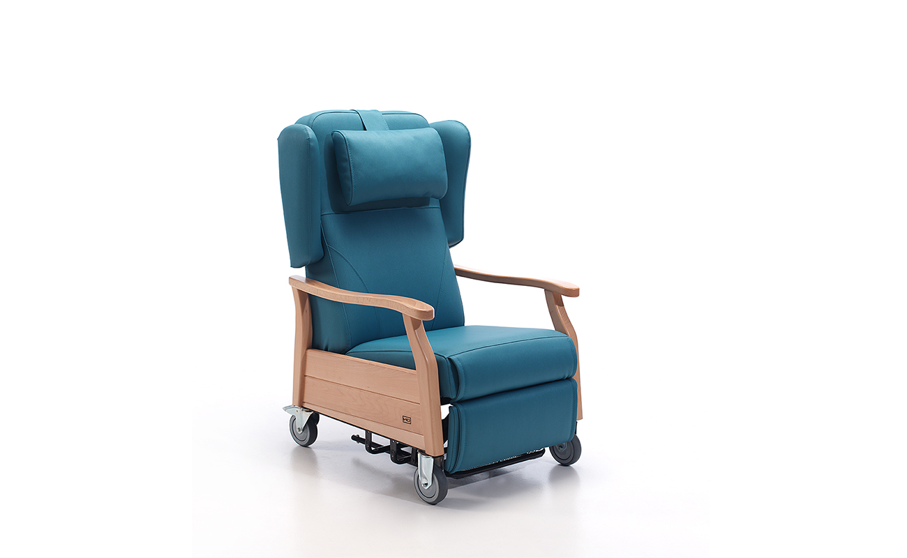 sillón de descanso geriatríco modelo atlántico azul con ruedas